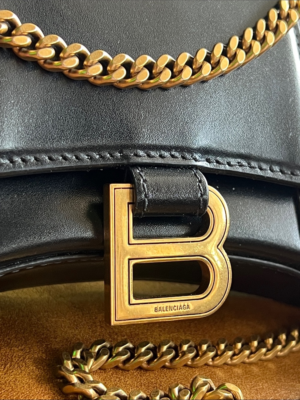 BALENCIAGA Hourglass Crossbody /Antique Gold Chain In Black Calfskin Leather NWT - Picture 4 of 16